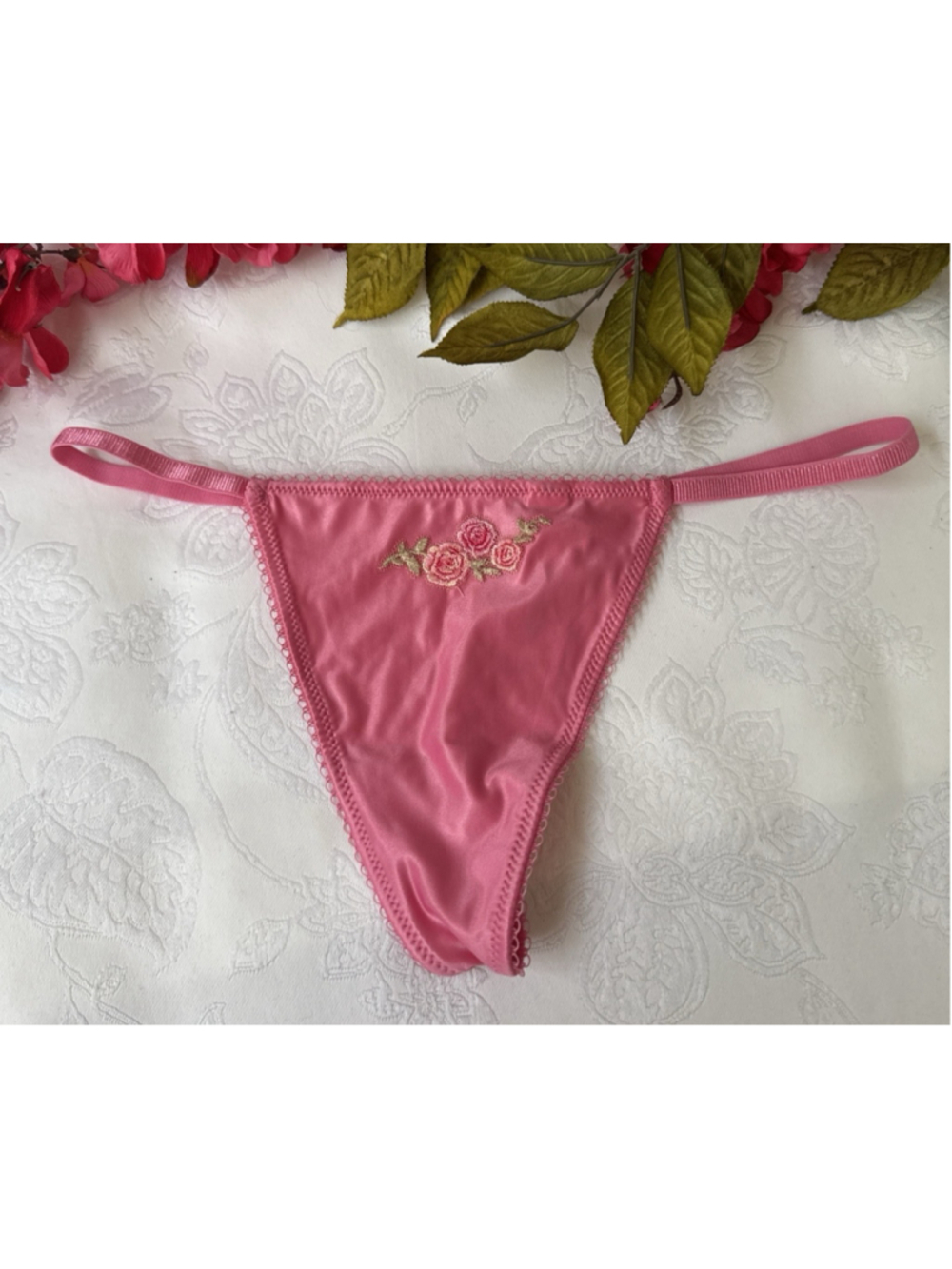 VICTORIA'S SECRET XS SILKY PINK SHIMMER ROSETTE TRIM V STRING THONG PANTIES NWT